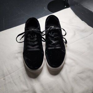 KENNETH COLE SNEAKERS